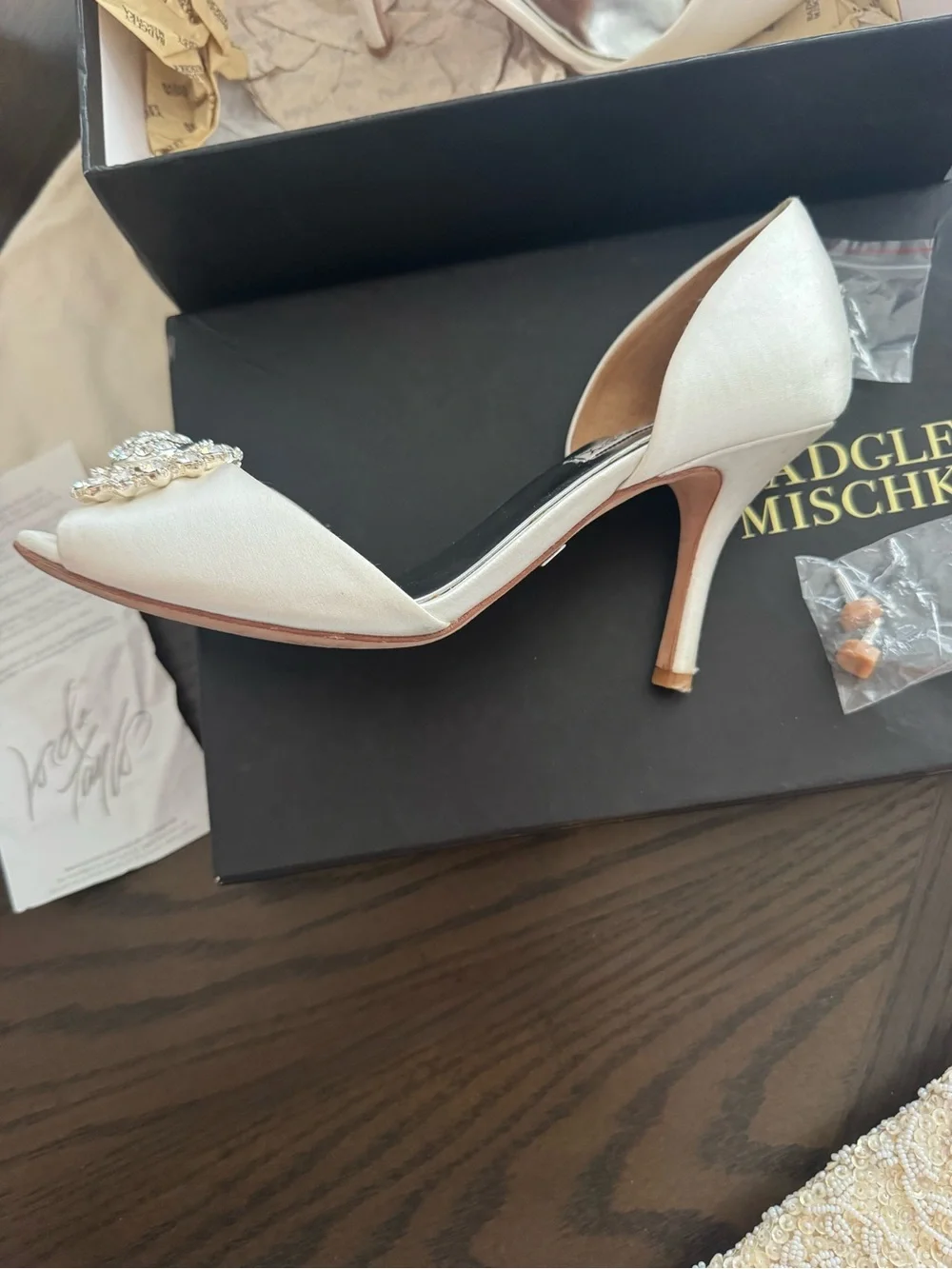 Badgley Mischka Lacie Ivory Satin Crystal Peep Toe Heels Size 7.5M w/ Box
